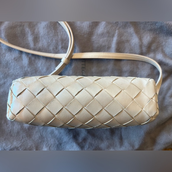 Authentic Bottega Veneta Tan Woven Leather Bag Purse - Picture 6 of 7